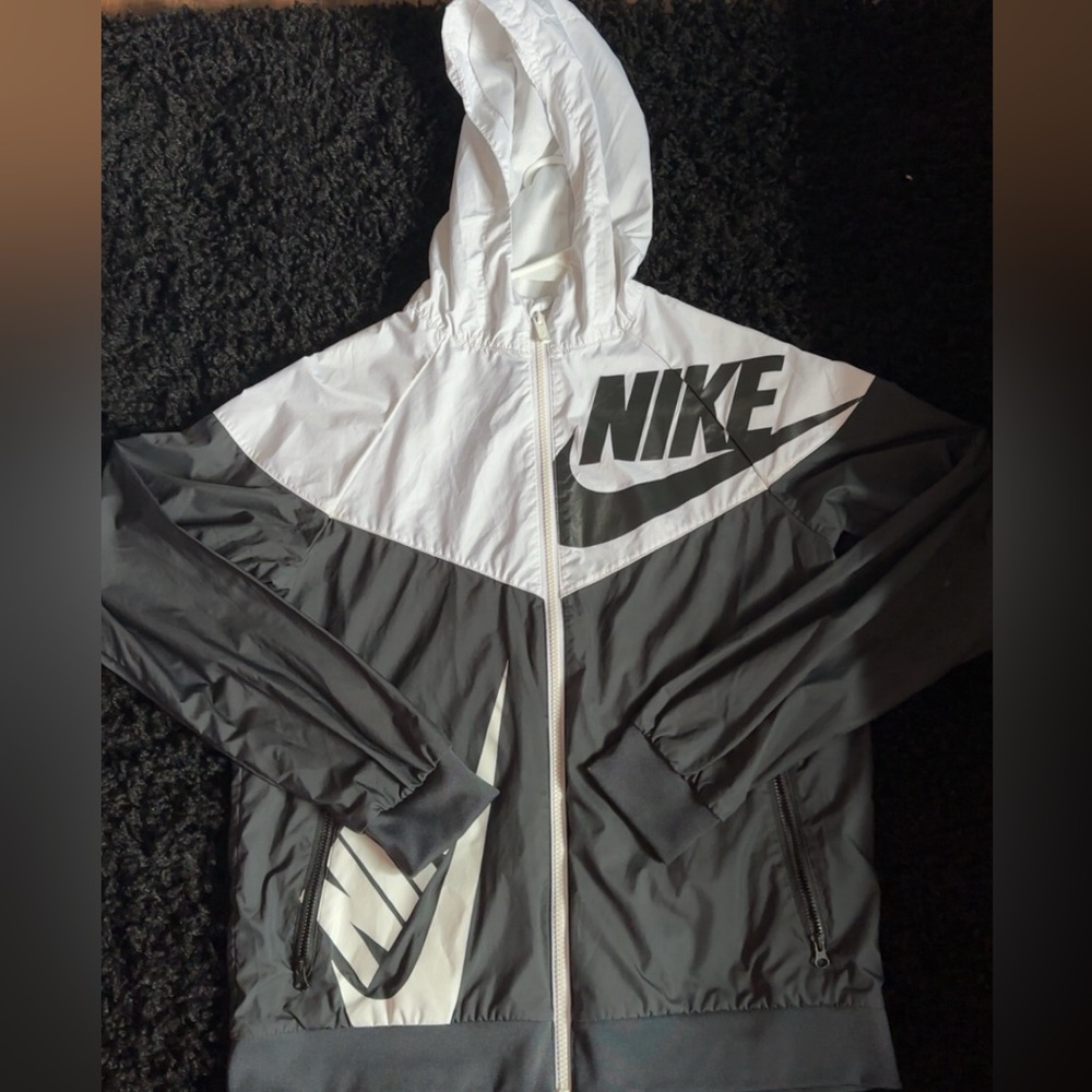 nike windbreaker